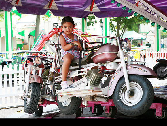 C - PLAYLAND 2011    77 A